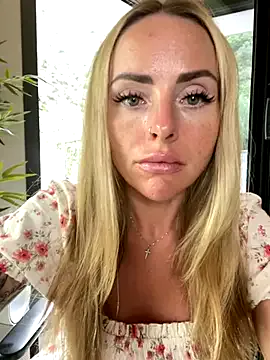 LeyahSummer – webcam model profile photo Image 8