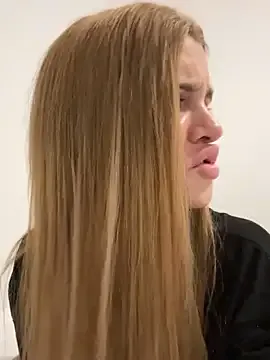 EmiraMiller – webcam model profile photo Image 17