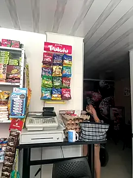 Dolce – webcam model profile photo Image 4