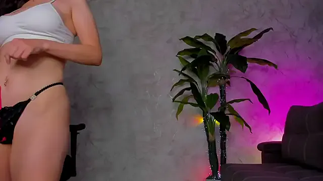 CarolinePrescott – webcam model profile photo Image 12