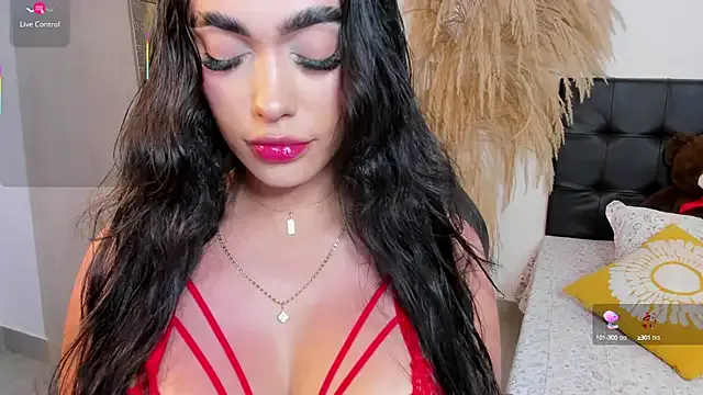 MiraKova – webcam model profile photo Image 3