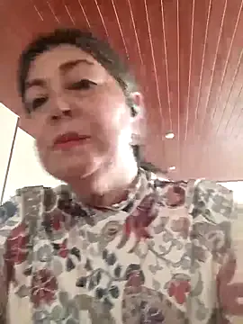 KateGale – webcam model profile photo Image 14