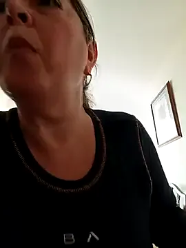 KateGale – webcam model profile photo Image 8