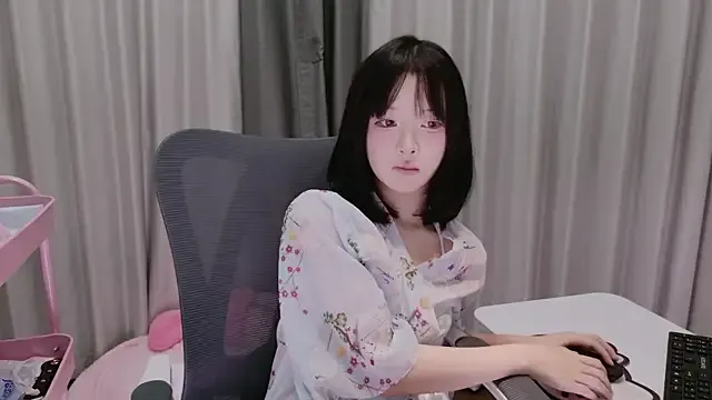 HannaMaison – webcam model profile photo Image 6