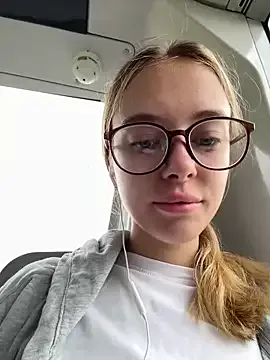 ElaRossie – webcam model profile photo Image 6