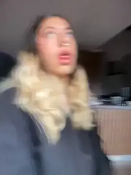 LeyahSummer – webcam model profile photo Image 12