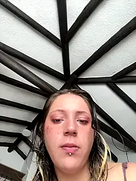 LeyahSummer – webcam model profile photo Image 17