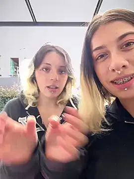 LeyahSummer – webcam model profile photo Image 6