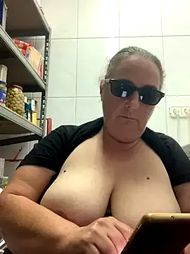 MiraKova – webcam model profile photo Image 11