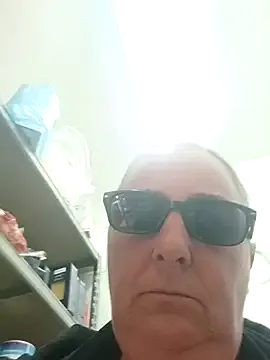 MiraKova – webcam model profile photo Image 16