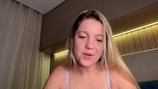 AdrianaAndrade – webcam model profile photo Image 10