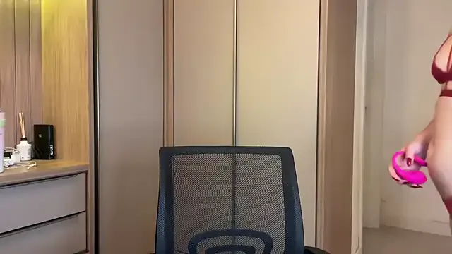 AdrianaAndrade – webcam model profile photo Image 13