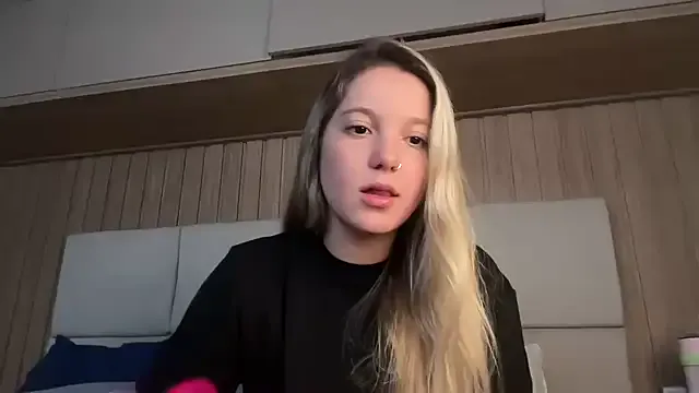 AdrianaAndrade – webcam model profile photo Image 5