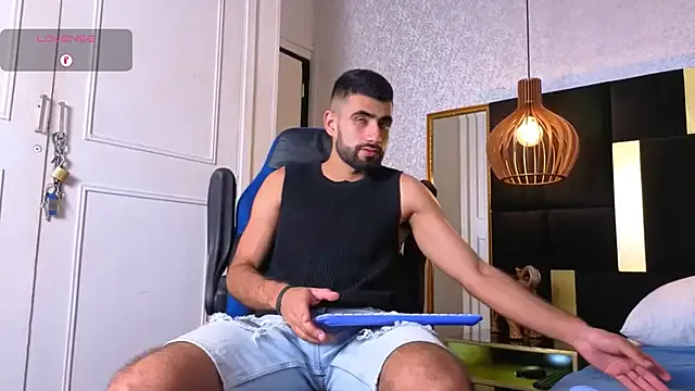 Dolce – webcam model profile photo Image 14