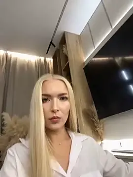 HaleyLyon – webcam model profile photo Image 2