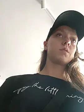 HaleyLyon – webcam model profile photo Image 3