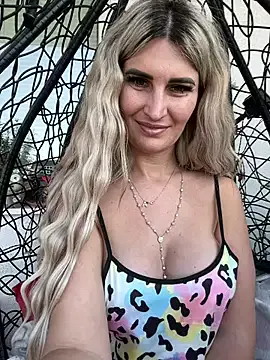 AngelCoco – webcam model profile photo Image 9