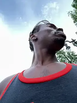 HaleyLyon – webcam model profile photo Image 2