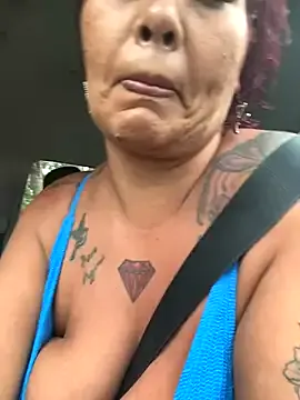 IvyHarpers – webcam model profile photo Image 2