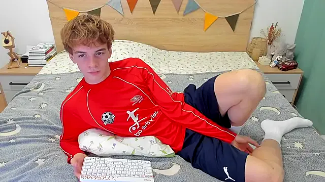 Dolce – webcam model profile photo Image 12