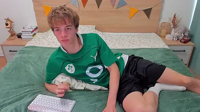 Dolce – webcam model profile photo Image 18