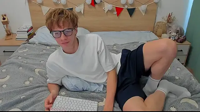 Dolce – webcam model profile photo Image 8