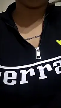 MadelineLane – webcam model profile photo Image 15