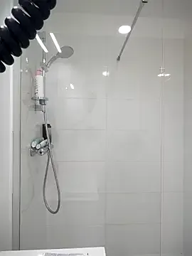 VenusRusell – webcam model profile photo Image 13