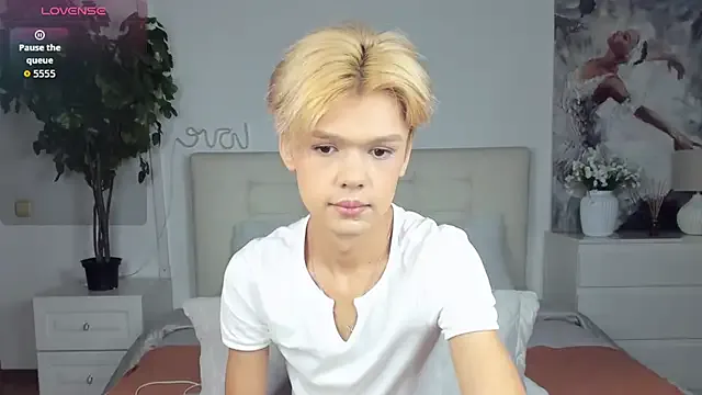 AngelBlushXXX – webcam model profile photo Image 8