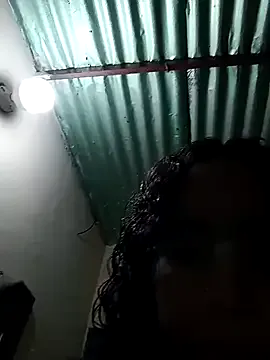 Dolce – webcam model profile photo Image 4