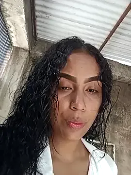 Dolce – webcam model profile photo Image 5