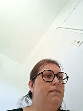 Dolce – webcam model profile photo Image 11