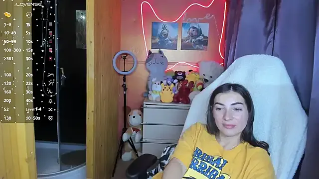 Dolce – webcam model profile photo Image 5