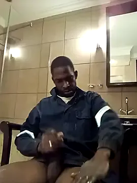 EmiBrow – webcam model profile photo Image 3