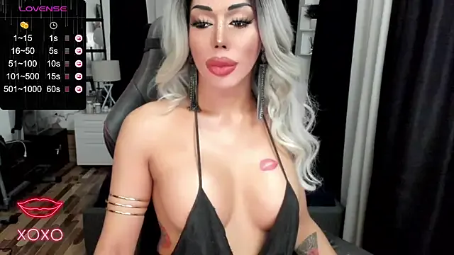 MollyBoston – webcam model profile photo Image 2