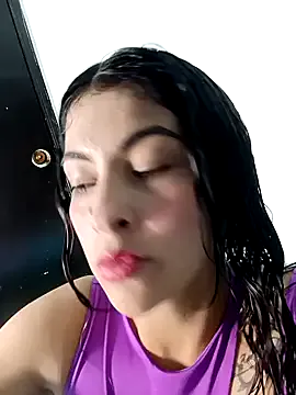 ErzabelLew – webcam model profile photo Image 17