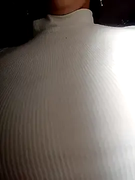 ErzabelLew – webcam model profile photo Image 7