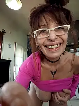 AdrianaAndrade – webcam model profile photo Image 7