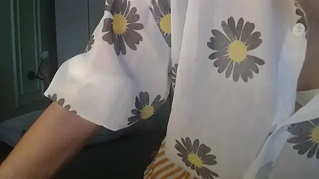 ALISAMAKS – webcam model profile photo Image 2