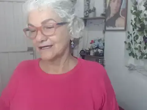 MiraKova – webcam model profile photo Image 11