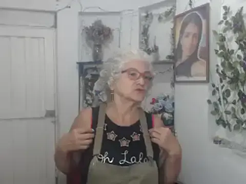 MiraKova – webcam model profile photo Image 12