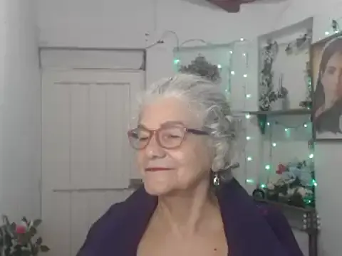 MiraKova – webcam model profile photo Image 9