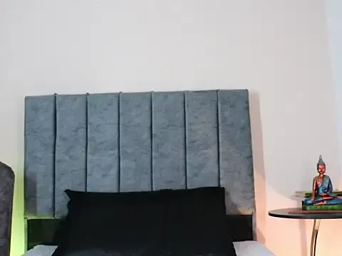 LeyahSummer – webcam model profile photo Image 11