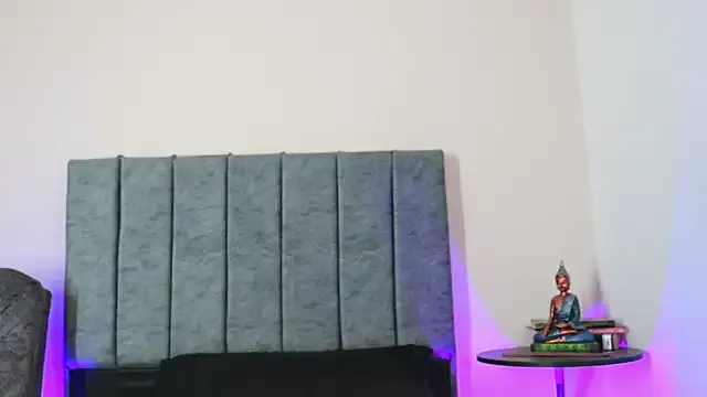 LeyahSummer – webcam model profile photo Image 17