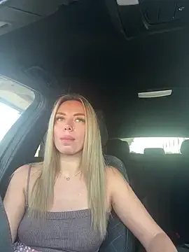 AndreaKalo – webcam model profile photo Image 2