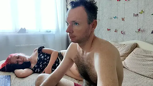 Carine – webcam model profile photo Image 15