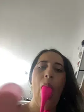 Reto-sama – webcam model profile photo Image 15