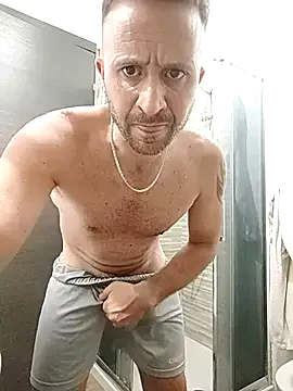 Brilliant-Kiss – webcam model profile photo Image 8