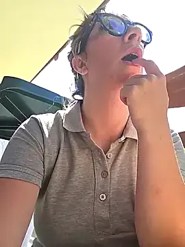 AddisonArt – webcam model profile photo Image 4