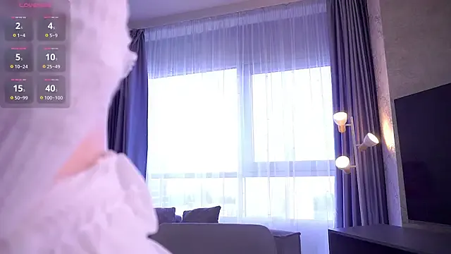 EvanyaRose – webcam model profile photo Image 3